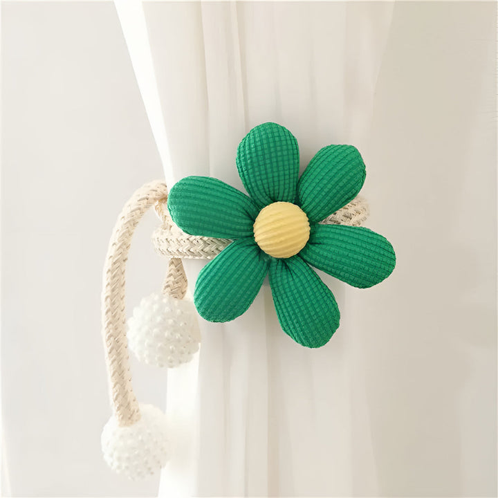 Raffhalter mit bestickter Blume und Perle
