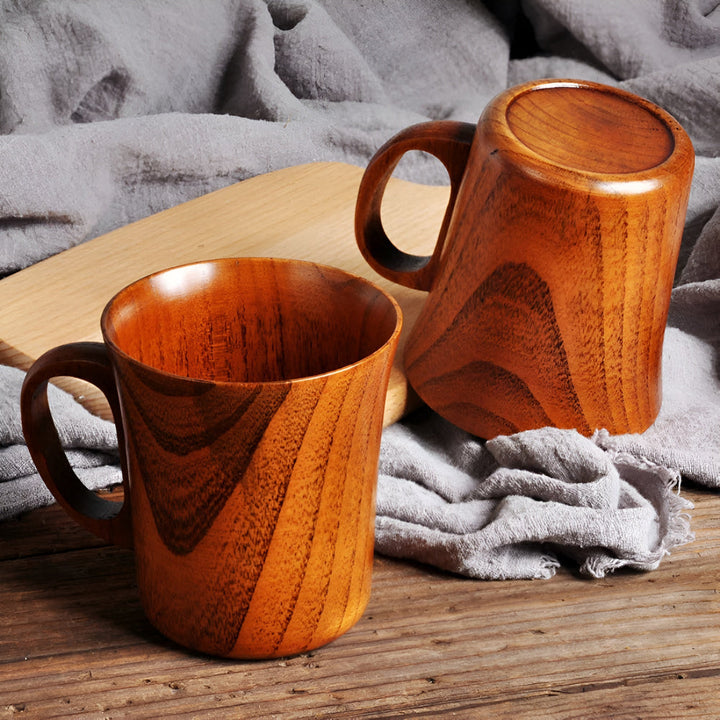 Holzbecher im japanischen Stil