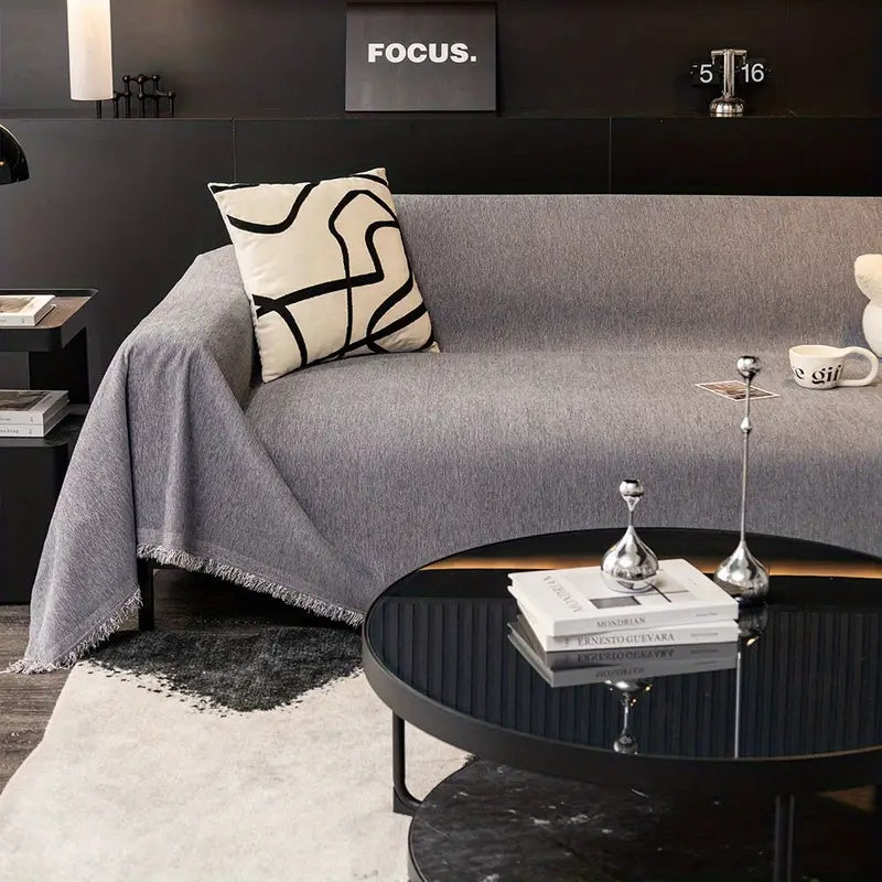 Minimalistischer Sofaüberwurf