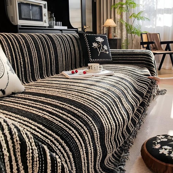 Chenille-Sofawurf mit feinen Streifen