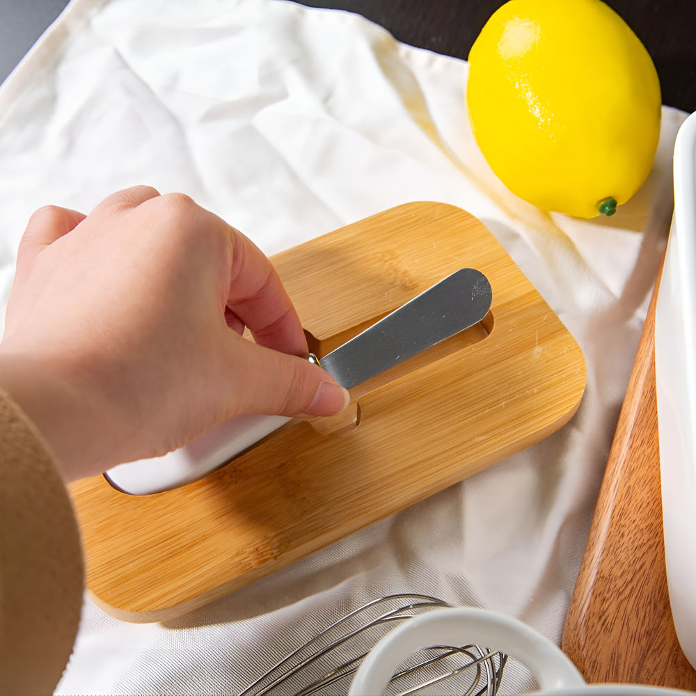 Butterdose mit integriertem Butterschneider