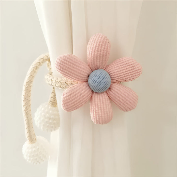 Raffhalter mit bestickter Blume und Perle