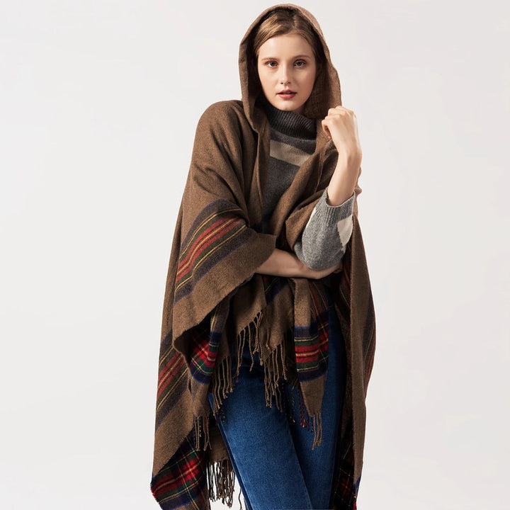 Gestreifter Poncho mit Kapuze