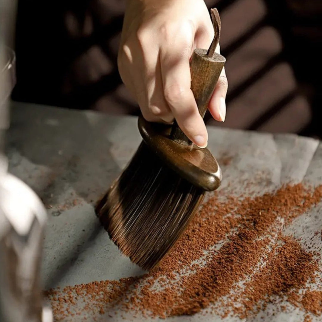 Reinigungsbürste aus Buchenholz für die Kaffeeecke