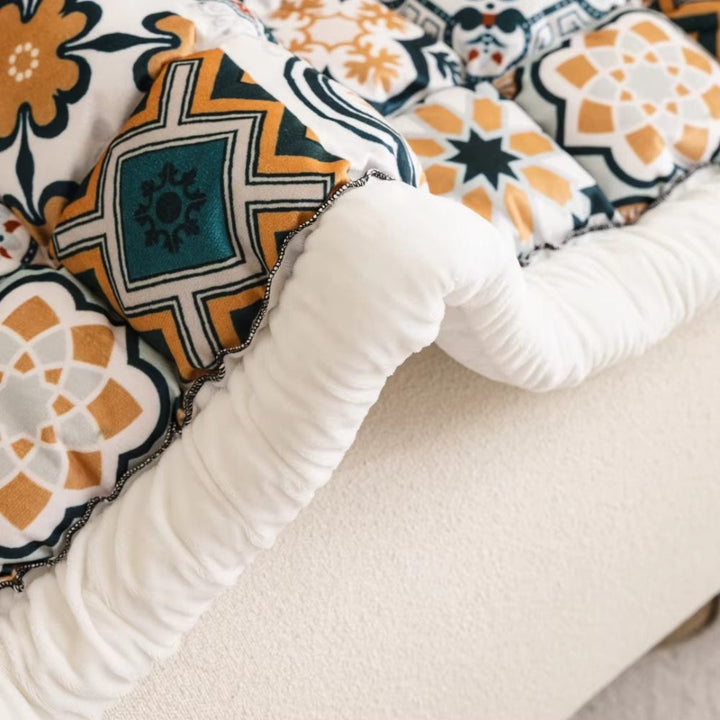 Gesteppte Sofadecke mit Boho-Muster