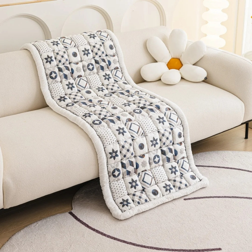 Gesteppte Sofadecke mit Boho-Muster