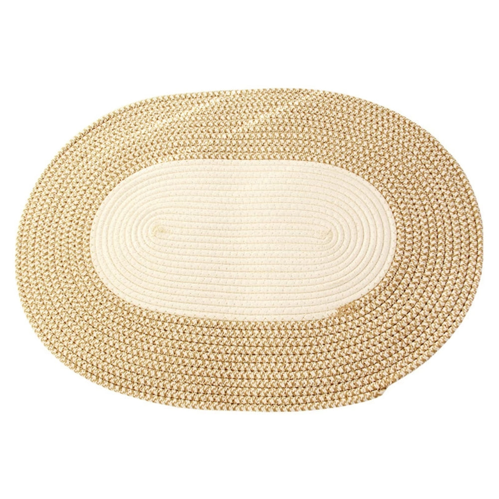 Ovaler Teppich aus geflochtenem Hanf, Boho