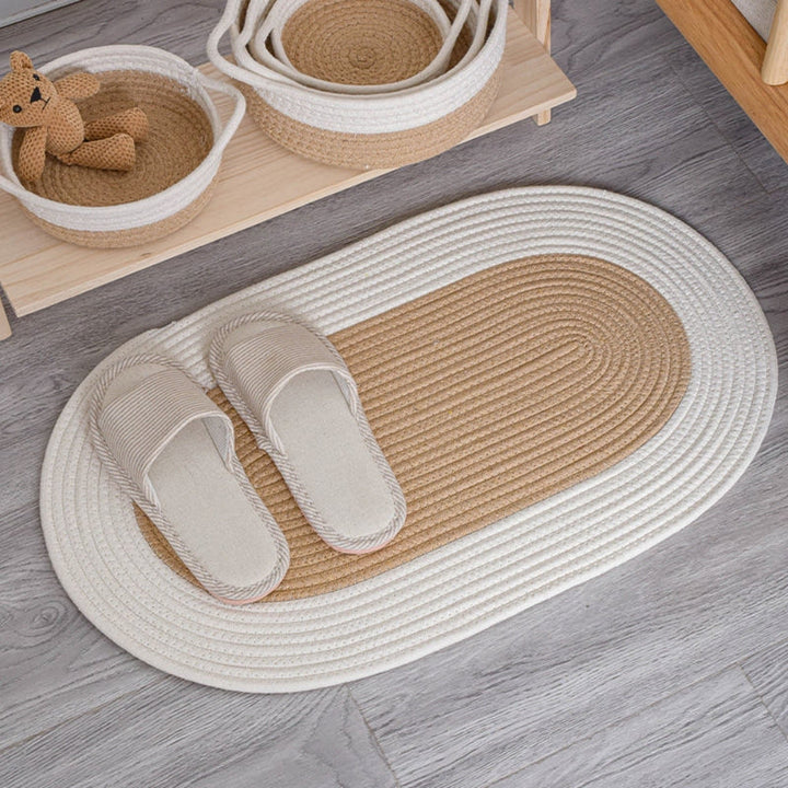 Ovaler Teppich aus geflochtenem Hanf, Boho