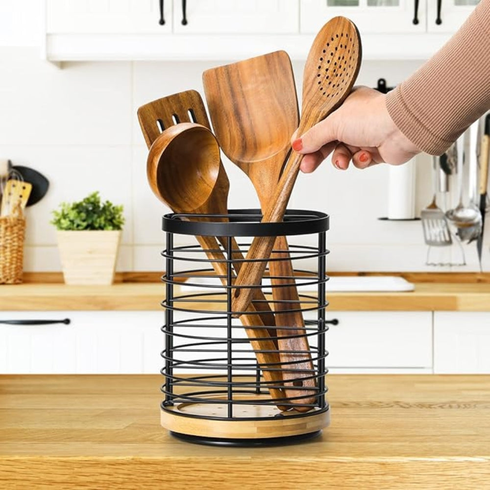 Drehbarer Utensilienhalter aus Eisen mit Holzboden