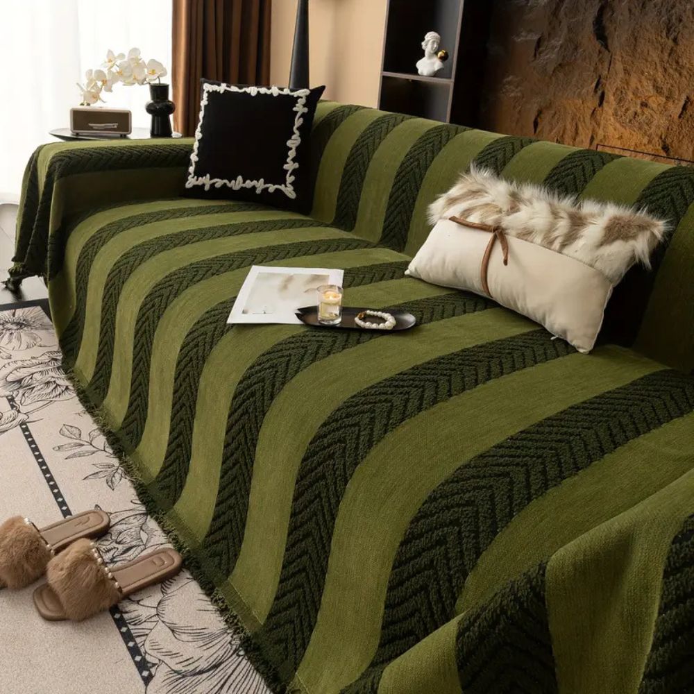 Sofaüberwurf mit Fischgrätmuster und Linien