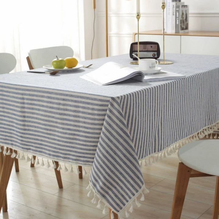 Gestreifte Tischdecke mit Quasten