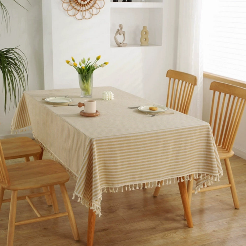 Gestreifte Tischdecke mit Quasten