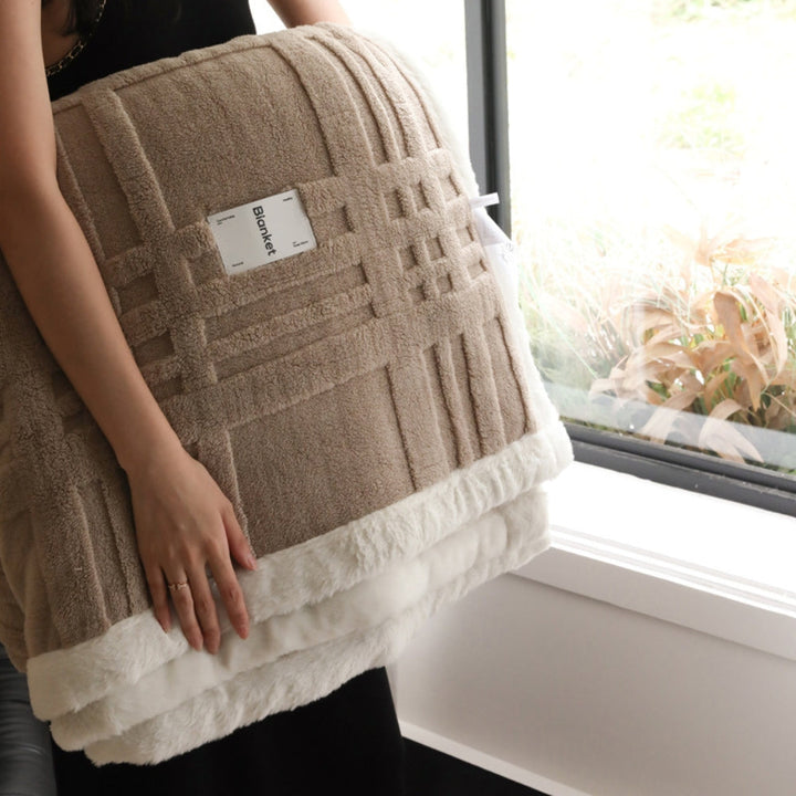 Jacquard-Plaid mit Reliefstruktur