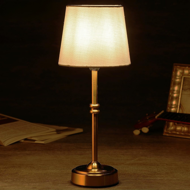 Élégara™ | Metall-Tischlampe mit Stoffschirm Gold