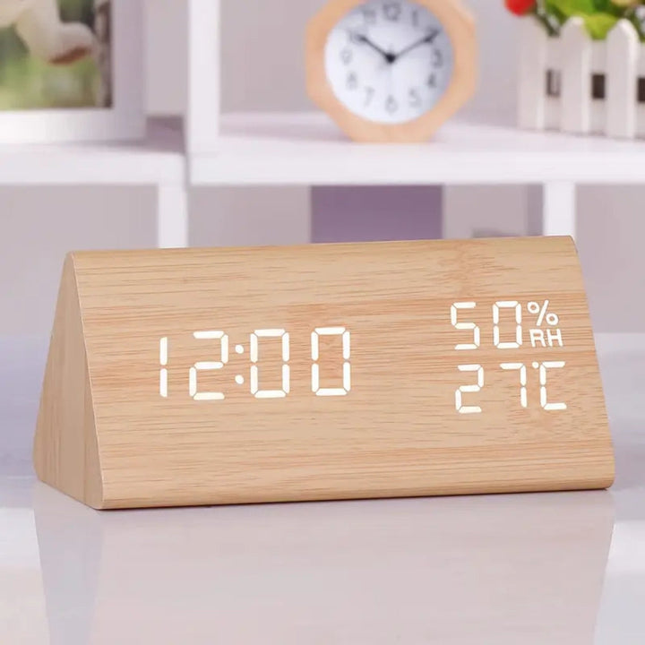 Digitaler LED-Wecker in Holzoptik