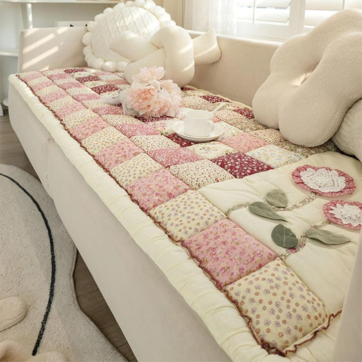 Gesteppter Sitzüberwurf mit Blumenmuster