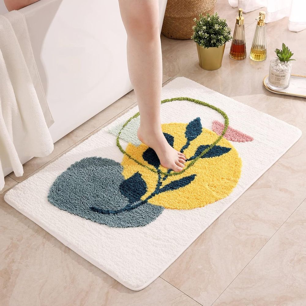 Badematte mit botanischem Muster