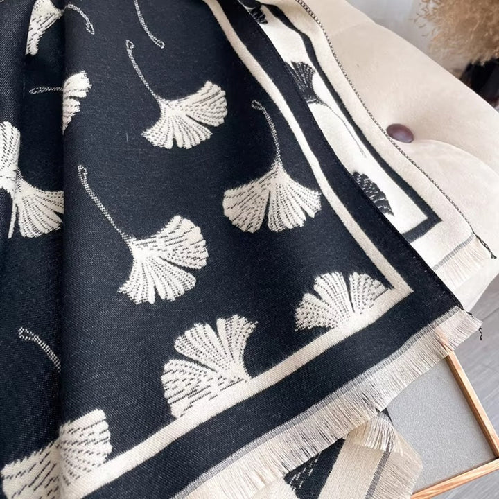 Wendestola mit Ginkgomuster