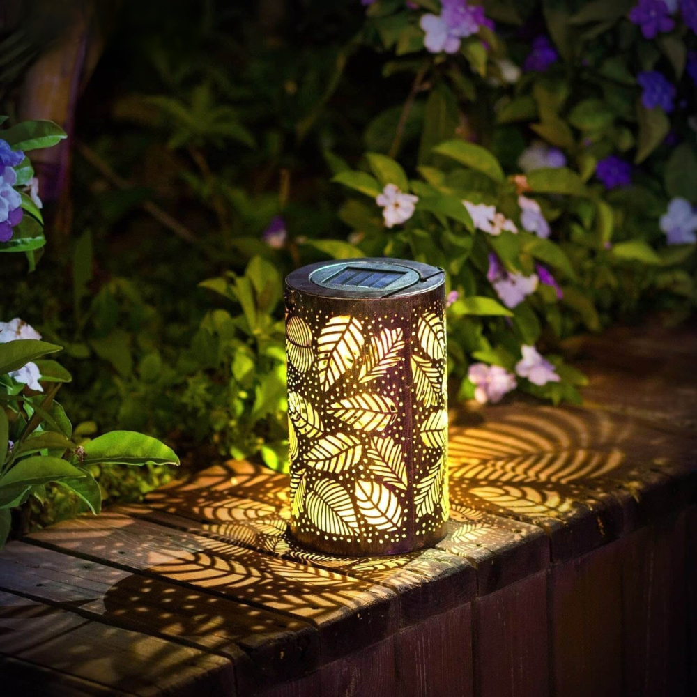 Solarleuchte Garten LED – Dekorative Außenlampe mit Blattmuster | Kabellos, Wetterfest & Warmweiß
