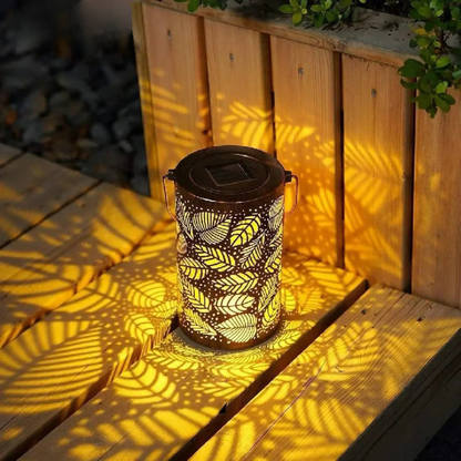 Solarleuchte Garten LED – Dekorative Außenlampe mit Blattmuster | Kabellos, Wetterfest & Warmweiß