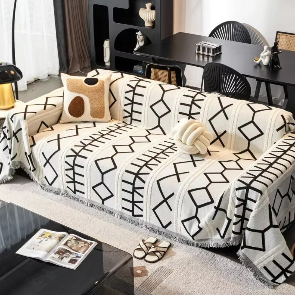 Chenille-Sofawurf mit Labyrinthmuster und Quasten