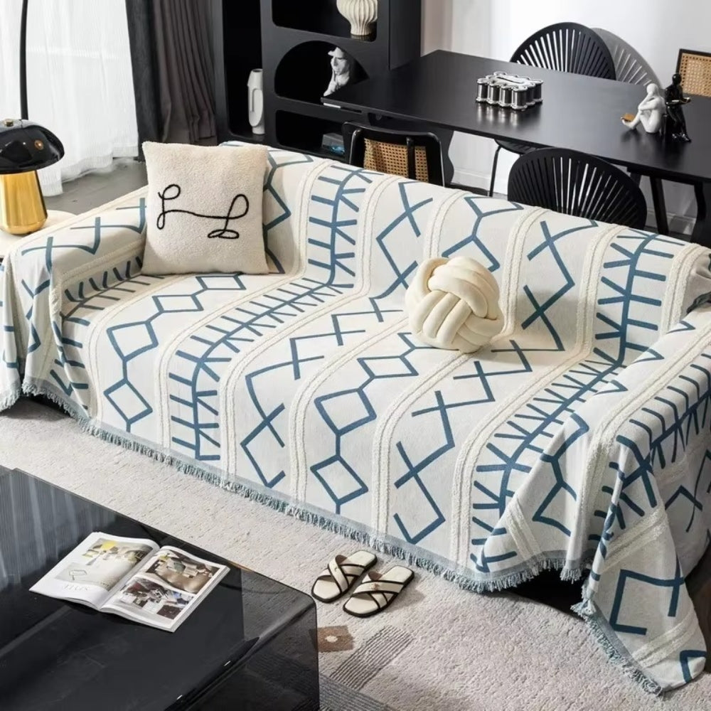 Chenille-Sofawurf mit Labyrinthmuster und Quasten
