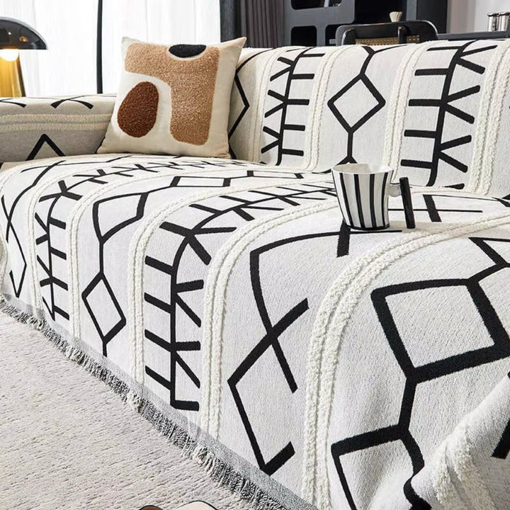 Chenille-Sofawurf mit Labyrinthmuster und Quasten