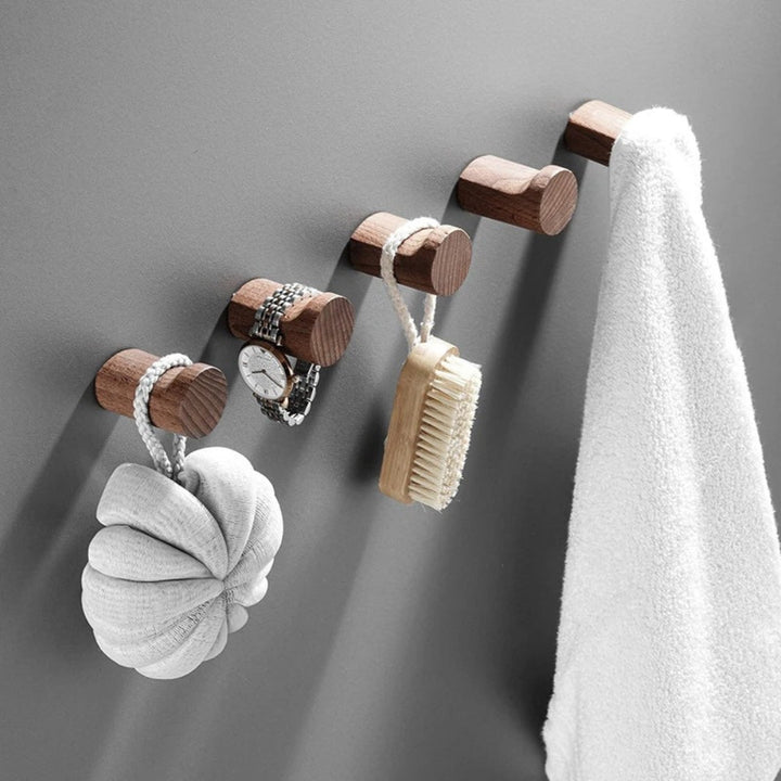 Minimalistischer Haken aus Buche