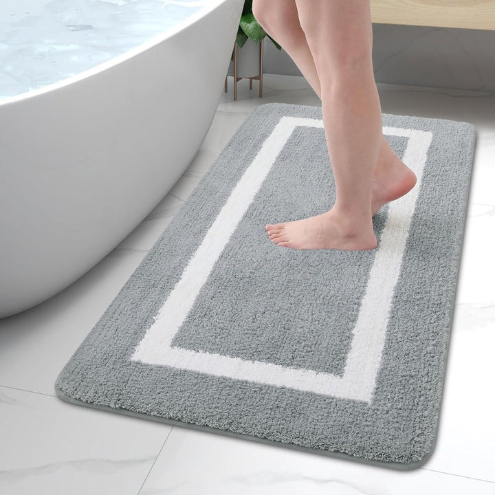 Moderner Badteppich mit Bordüre