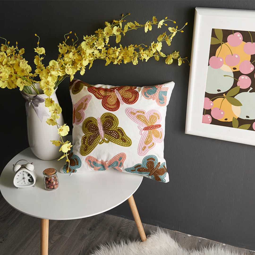 Bestickter Blumen-Kissenbezug aus Strick 45 x 45 cm