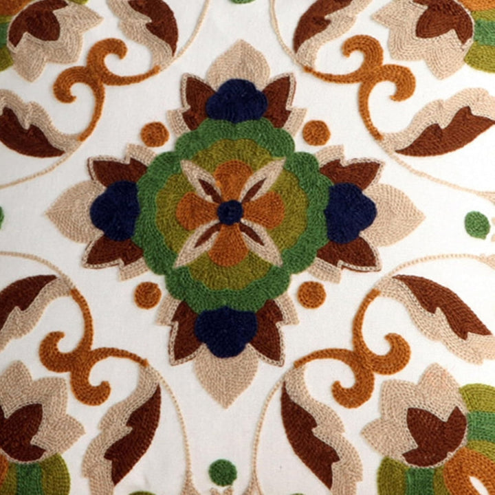 Bestickter Blumen-Kissenbezug aus Strick 45 x 45 cm