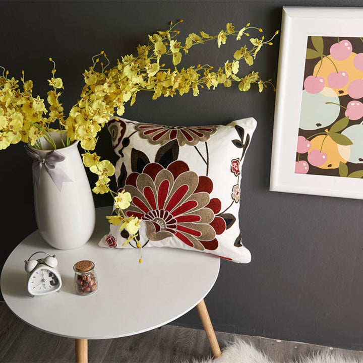 Bestickter Blumen-Kissenbezug aus Strick 45 x 45 cm