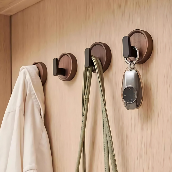 Minimalistischer Wandhaken aus massivem Nussbaum