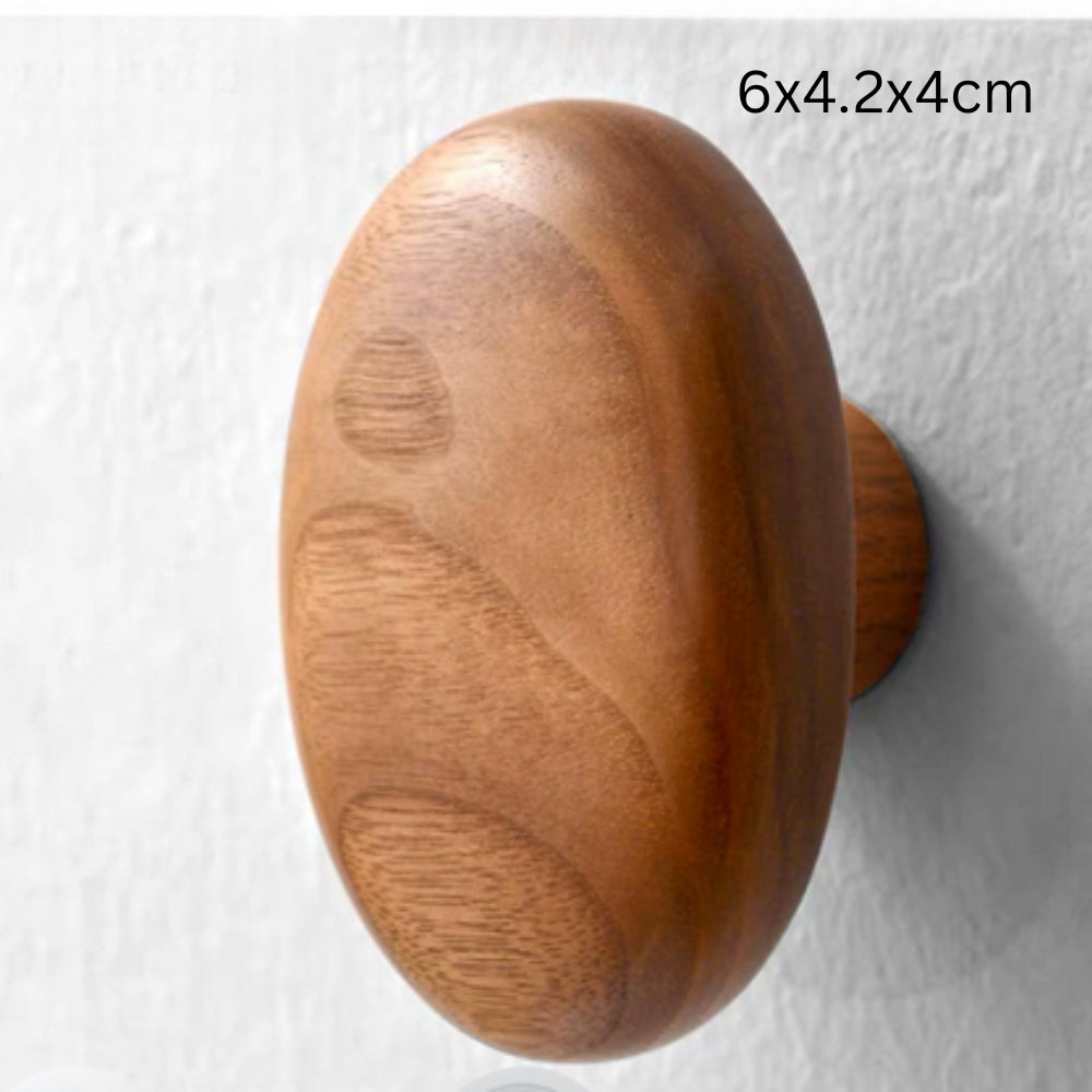 Holzhaken in Kieselsteinform