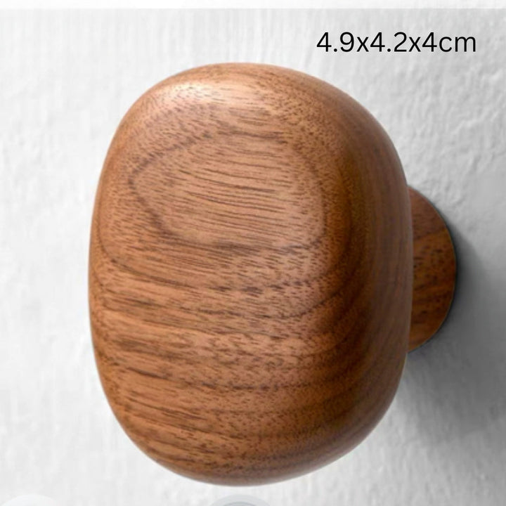 Holzhaken in Kieselsteinform
