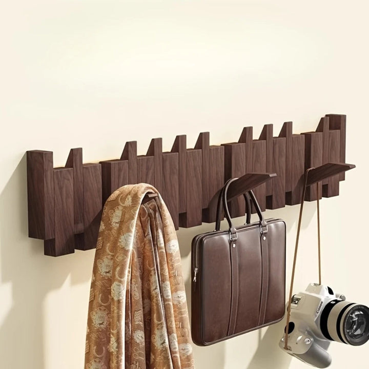 Klappbare Wandgarderobe in Klaviertasten-Optik
