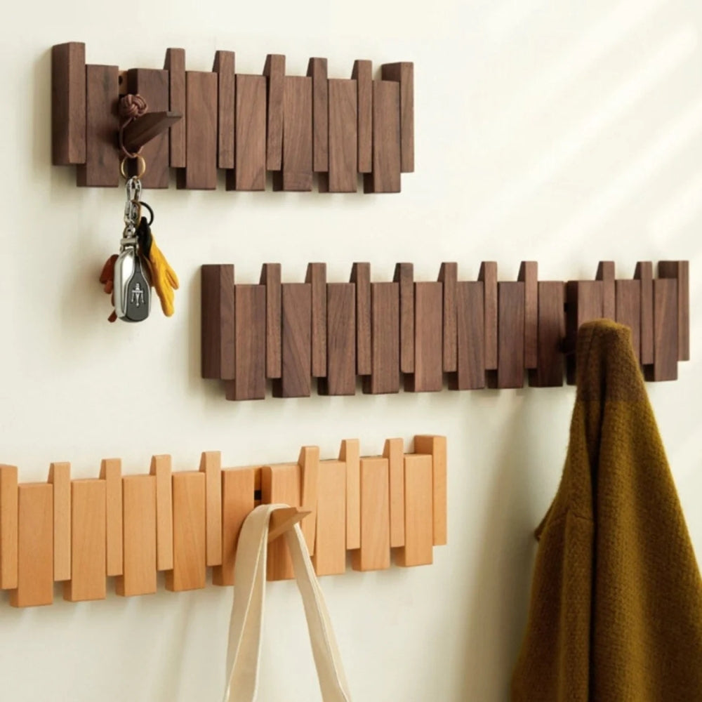 Klappbare Wandgarderobe in Klaviertasten-Optik