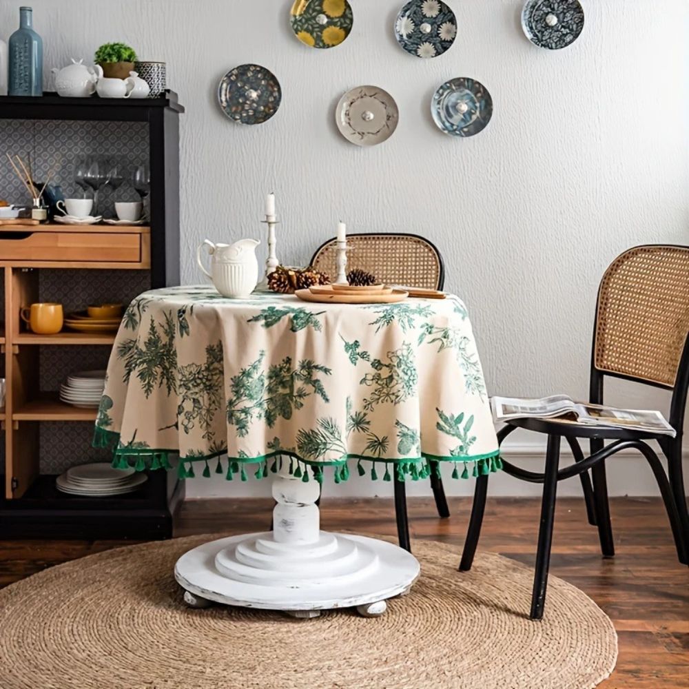 Runde Tischdecke mit Tannenzapfenmuster