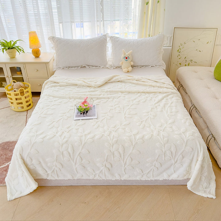 Fleece-Decke mit geprägtem Blattmuster