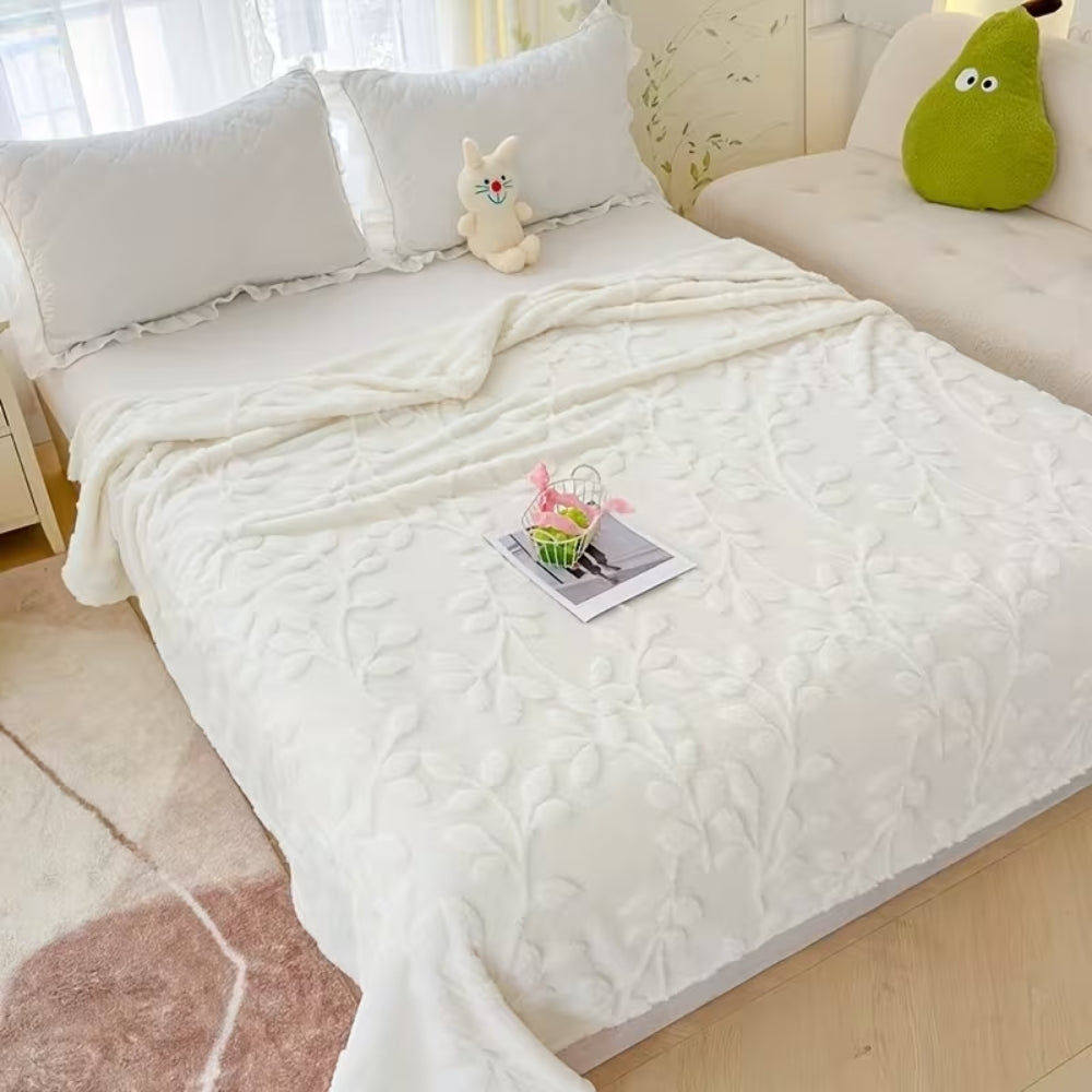Fleece-Decke mit geprägtem Blattmuster