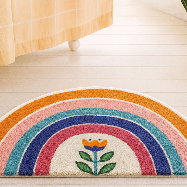 Halbmond-Badematte mit Regenbogenmotiv