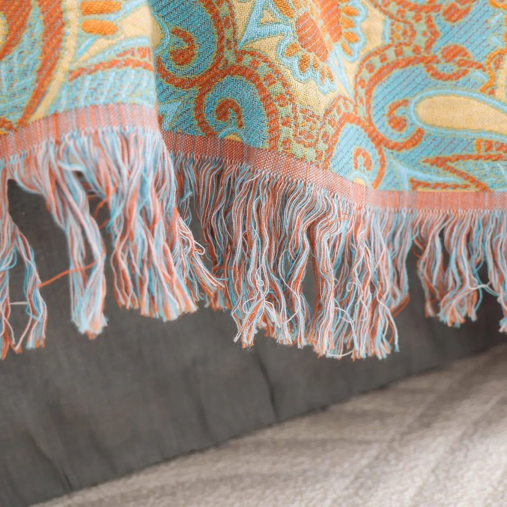 Wendbare Baumwolldecke mit Paisley-Muster und Quasten