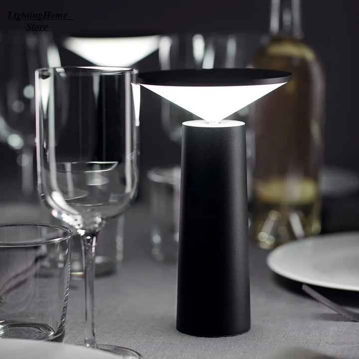 Touchévo™ | Dimmbare LED-Design Tischlampe