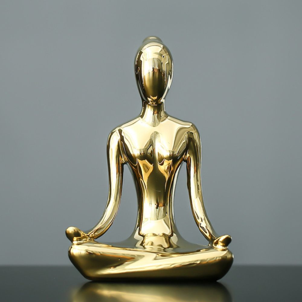 Skulptur aus Keramik – Frau in Meditation
