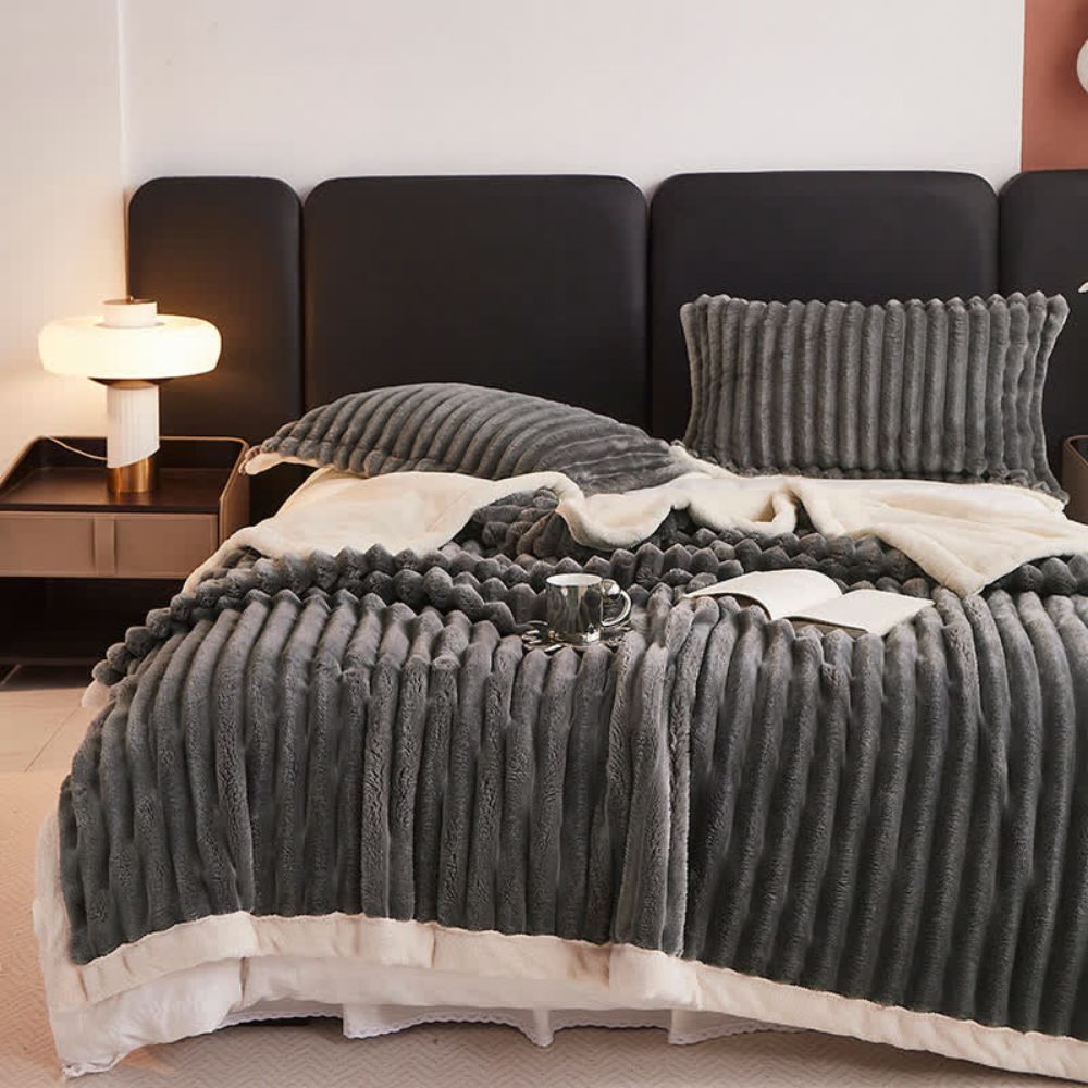 Wendedecke aus Kunstfell und Fleece