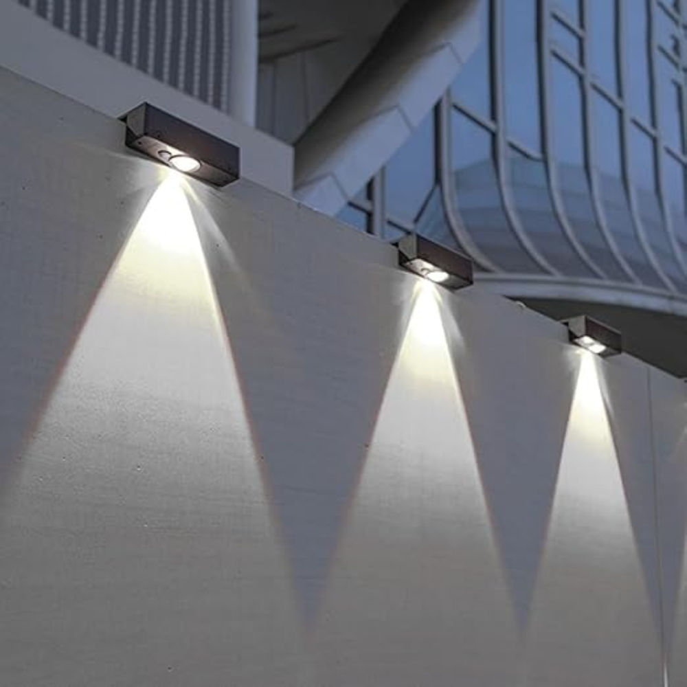 Vialux™ | Solarbetriebene Designlampe für Außenwände.