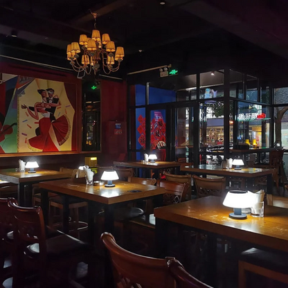 Solura™ | Elegante Solar Tischlampe