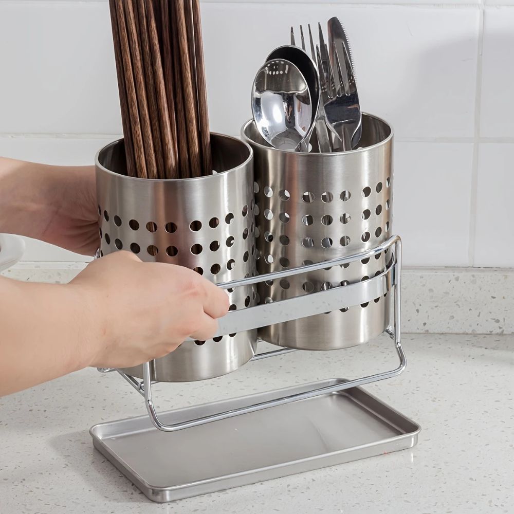 Perforierter Utensilienbehälter aus Edelstahl