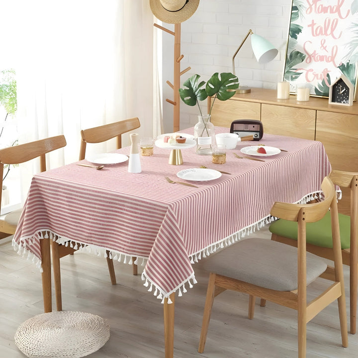 Gestreifte Tischdecke mit Quasten