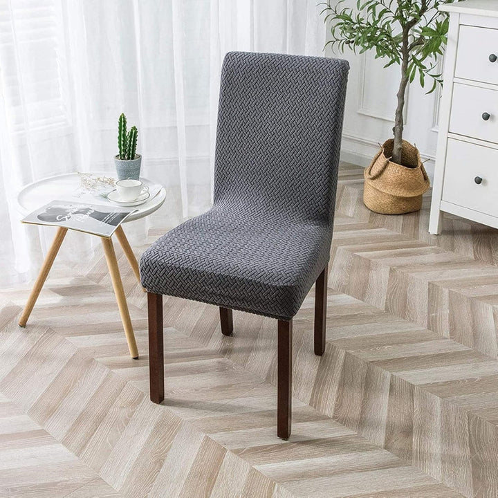 Stretchbarer Stuhlbezug aus Jacquard-Samt